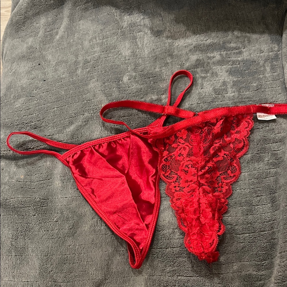 2 pair thongs